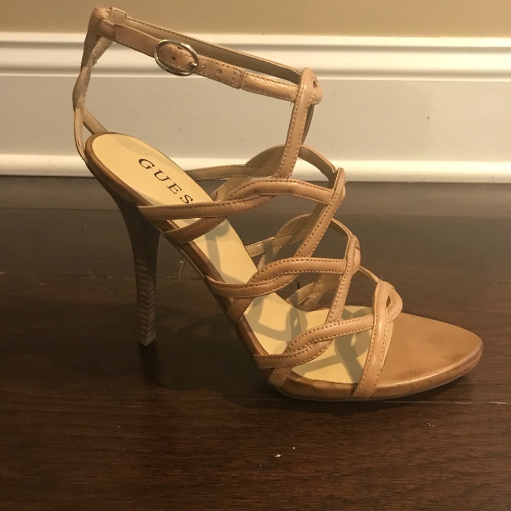 New in box - Guess Regent Leather Sandal